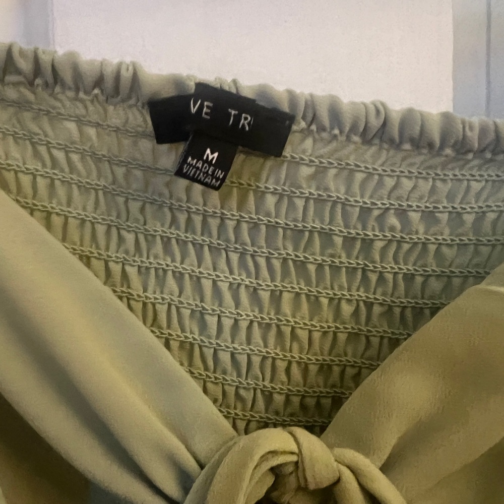 Green Ruffled Crop Top - Picture 3 of 4